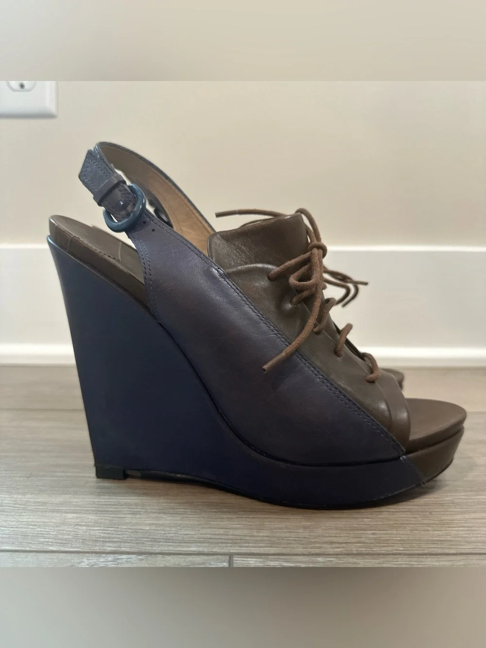 Womens 10 Crosby Derek Lam Size 8.5 Blue Brown Leather Slingback Wedge Sandals